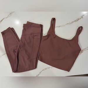 Old Navy Active Women's Powersoft Ribbed Mushroom/Taupe Workout Set, Medium